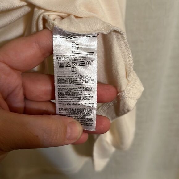 ON L Ivory Red Burgundy Navy Embroidered Sleeveless Scoop High Low Tank Top - Picture 8 of 11